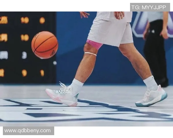 篮球明星亲自为小球迷送上签名鞋子传递运动热情与梦想 篮球明星亲自为小球迷送上签名鞋子传递运动热情与梦想